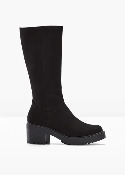 Stiefel in schwarz von vorne - bonprix Stiefel in schwarz von vorne - bonprix