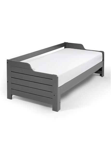 Multitalent und verwandlungskünstler: ausziehbares bett "mira ...