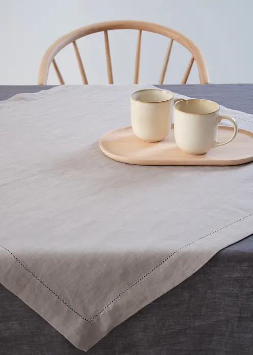 Leinen Tischdecke in beige von vorne - bonprix Leinen Tischdecke in beige von vorne - bonprix