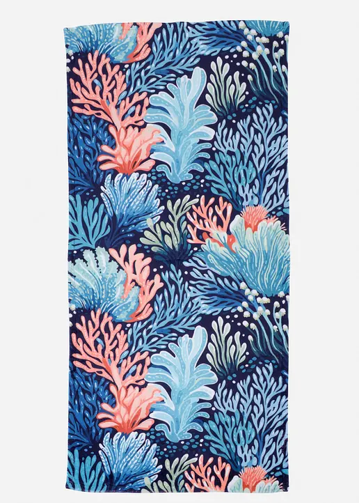 Strandtuch mit maritimen Druck in blau von vorne - bonprix Strandtuch mit maritimen Druck in blau von vorne - bonprix