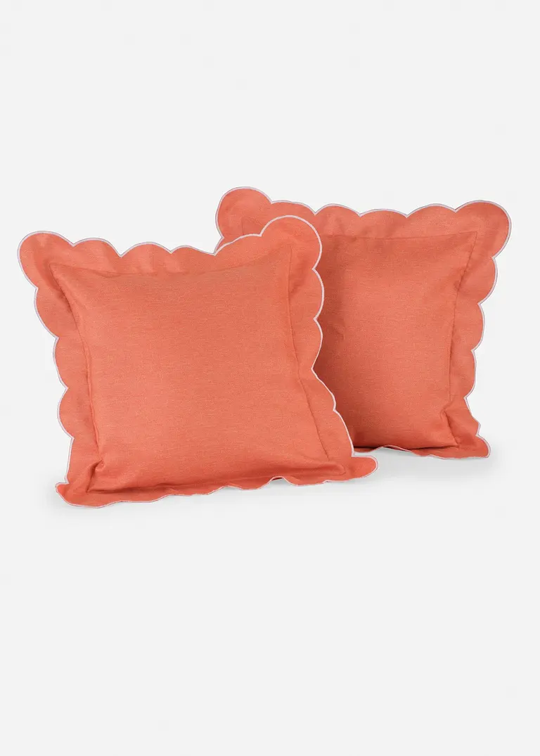 Kissenbezug mit dekorativer Kante in orange von vorne - bonprix Kissenbezug mit dekorativer Kante in orange von vorne - bonprix