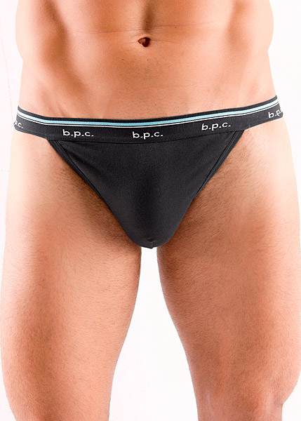 Les tangas (lot de 5) 5x noir uni. 95% coton, 5% élasthanne.