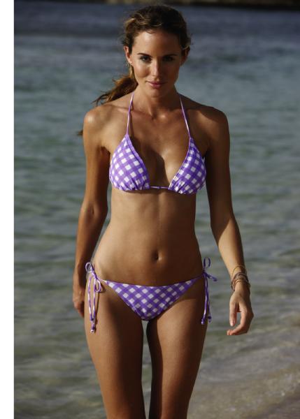 Le bikini, Convient aux bonnets A et B Soutien-gorge forme triangle à nouer dans le cou et au dos, slip également noué
            sur le côté, perles plastique décoratives, entièrement doublé. 50% polyamide, 37%
            polyester, 13% élasthanne.
