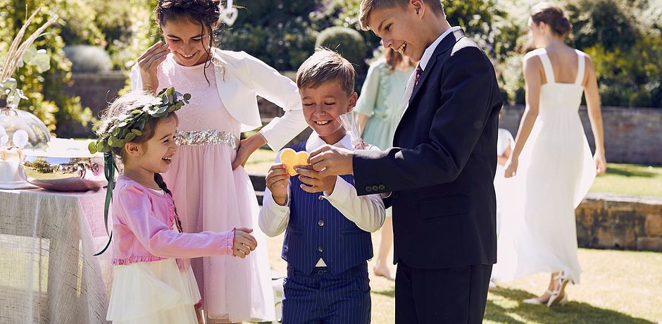 Festliche Kinderbekleidung Von Bonprix Fur Grosse Anlasse
