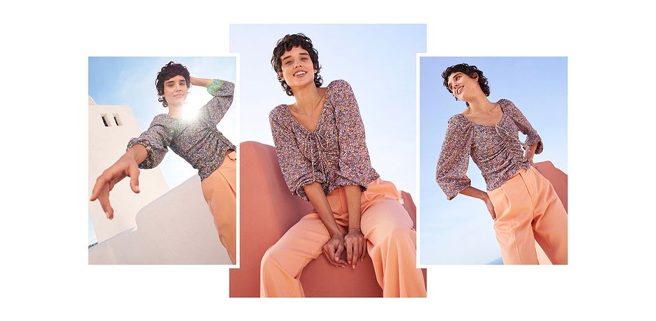 Damen - Bedrucktes Shirt mit Raffung - softorange/knallrosa geblümt