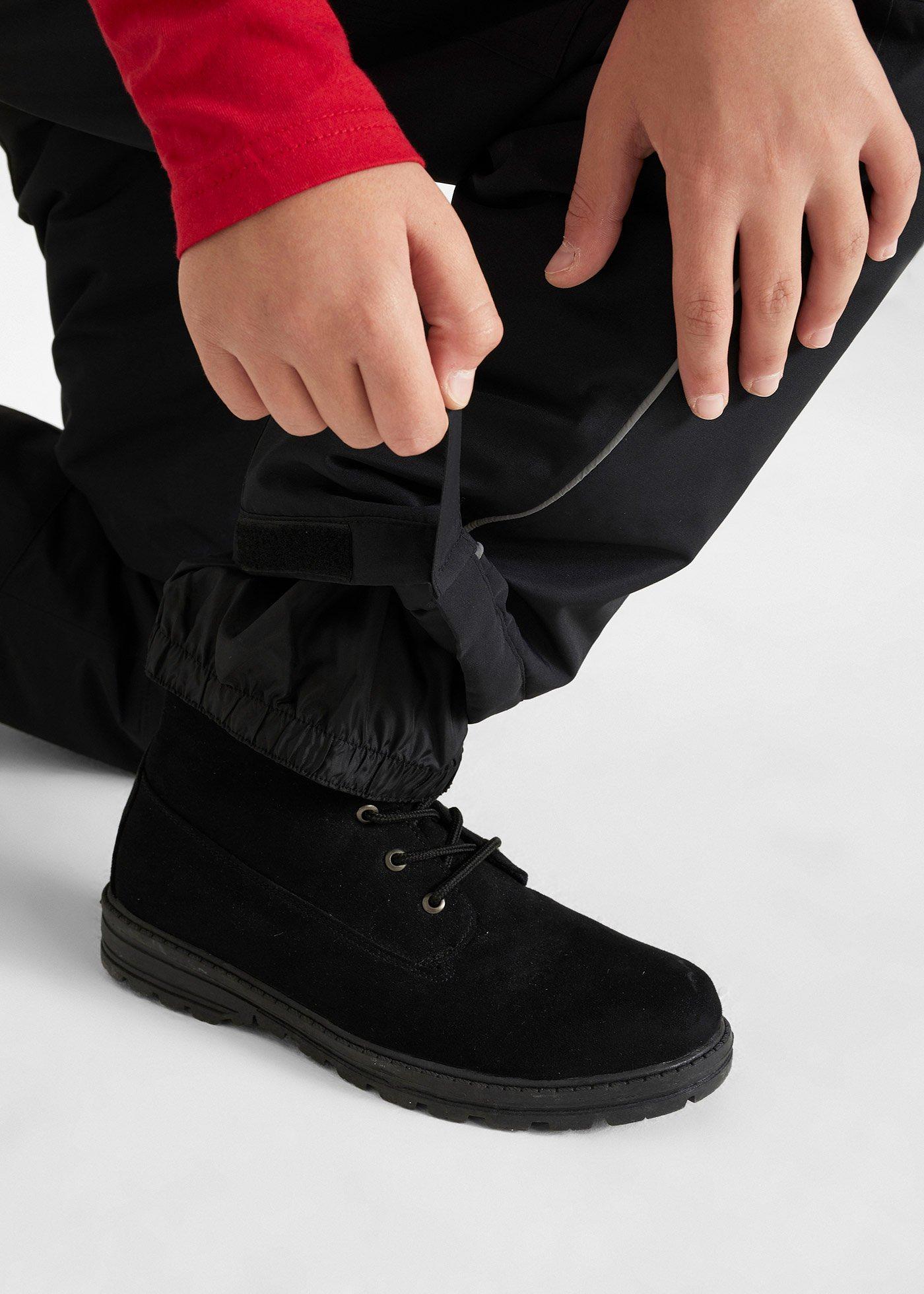 Spodnie narciarskie cargo, wodoodporne, na szelkach, z ciepłą podszewką - Bonprix