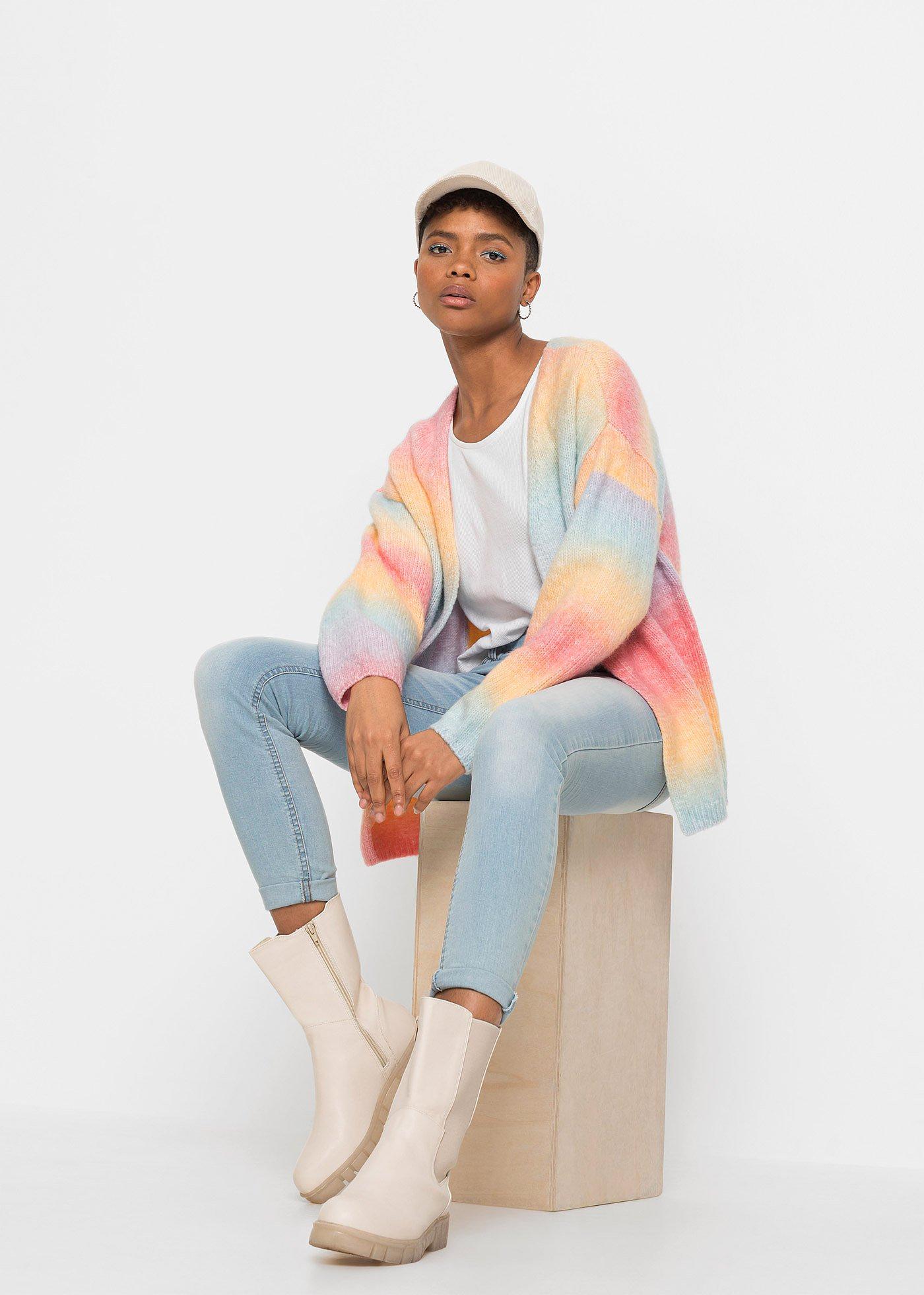 Sweter bez zapięcia, z miękkiej dzianiny z wełną, o splocie dużych oczek - Bonprix