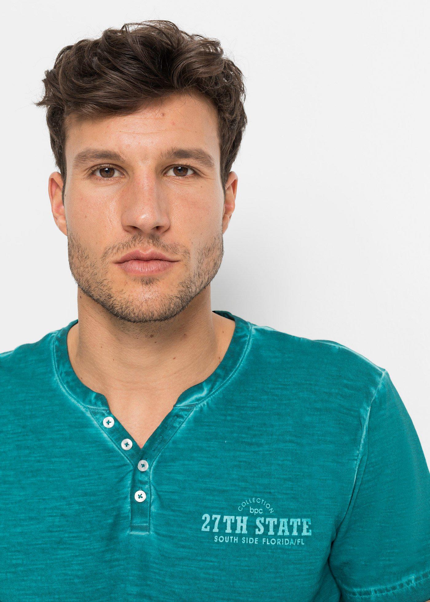 T-shirt z dekoltem henley z krótkim rękawem, z efektem sprania, z czystej bawełny organicznej - Bonprix