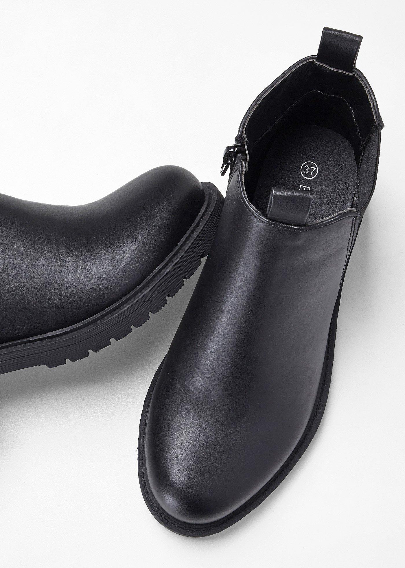 Sztyblety z profilowaną podeszwą - Bonprix