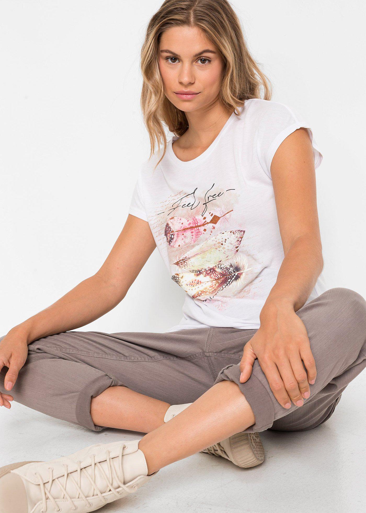 T-shirt z nadrukiem w pióra - Bonprix
