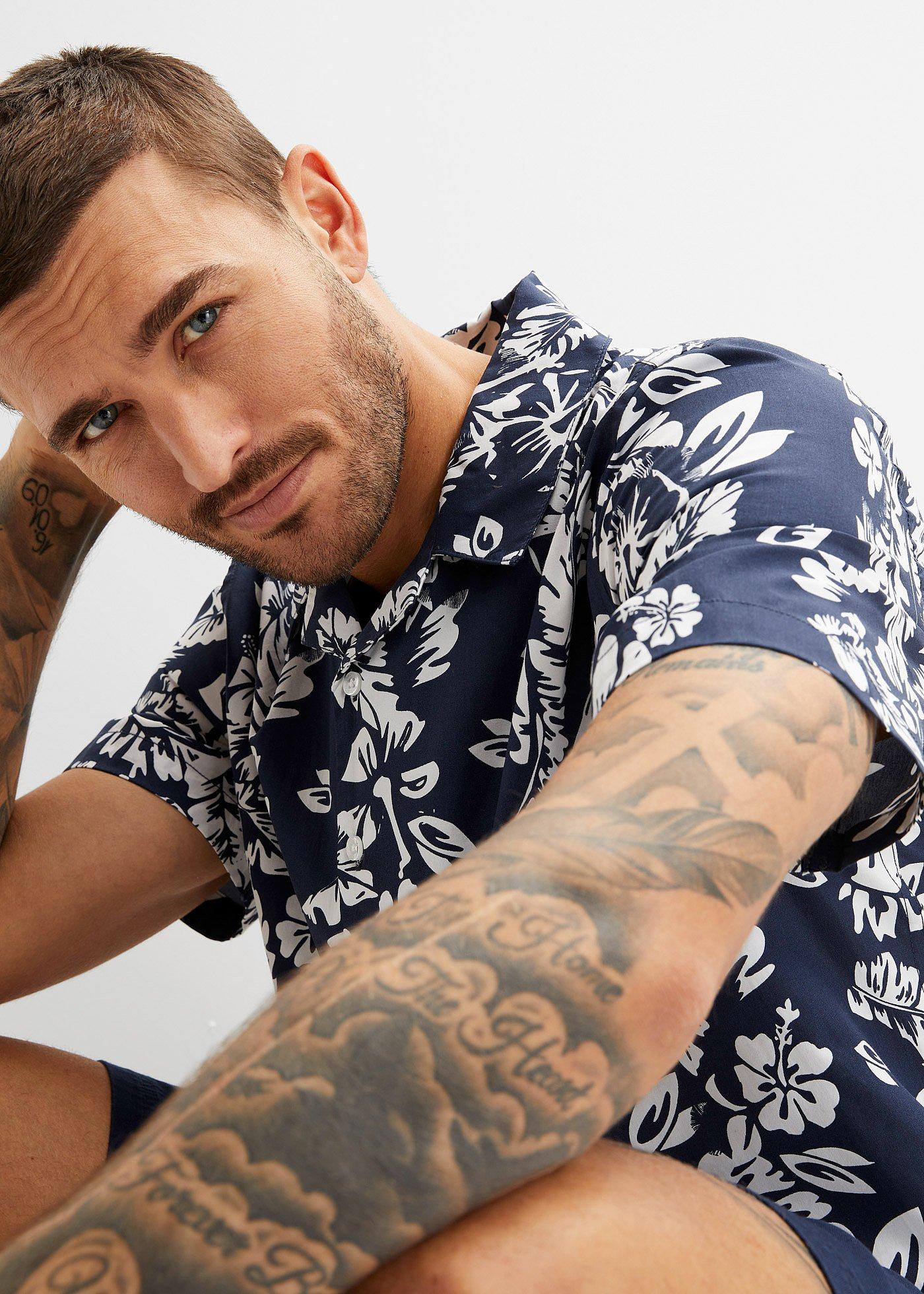 Koszula z krótkim rękawem, z nadrukiem w hawajskim stylu - Bonprix