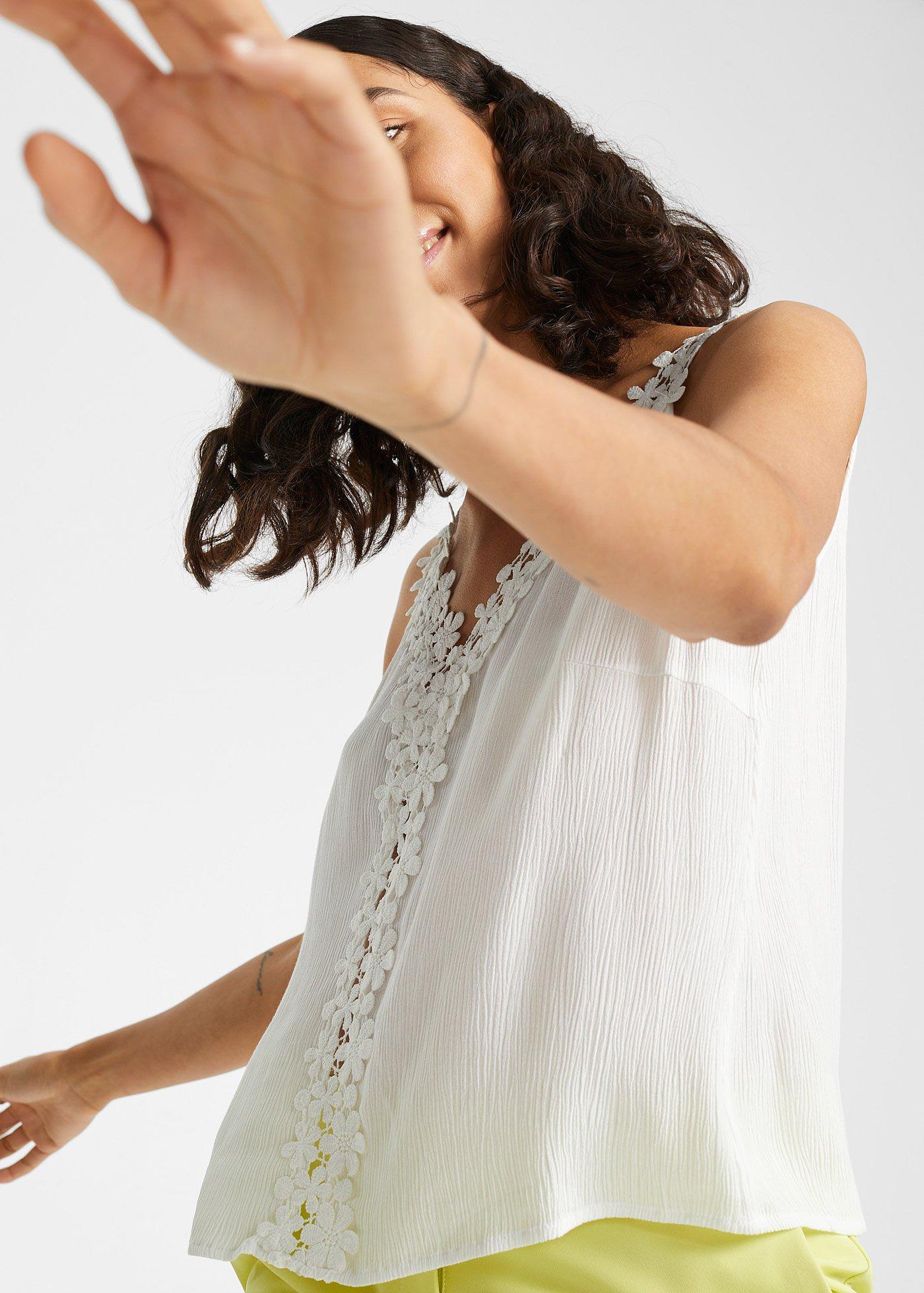 Top bez rękawów z kreszowanego materiału - Bonprix