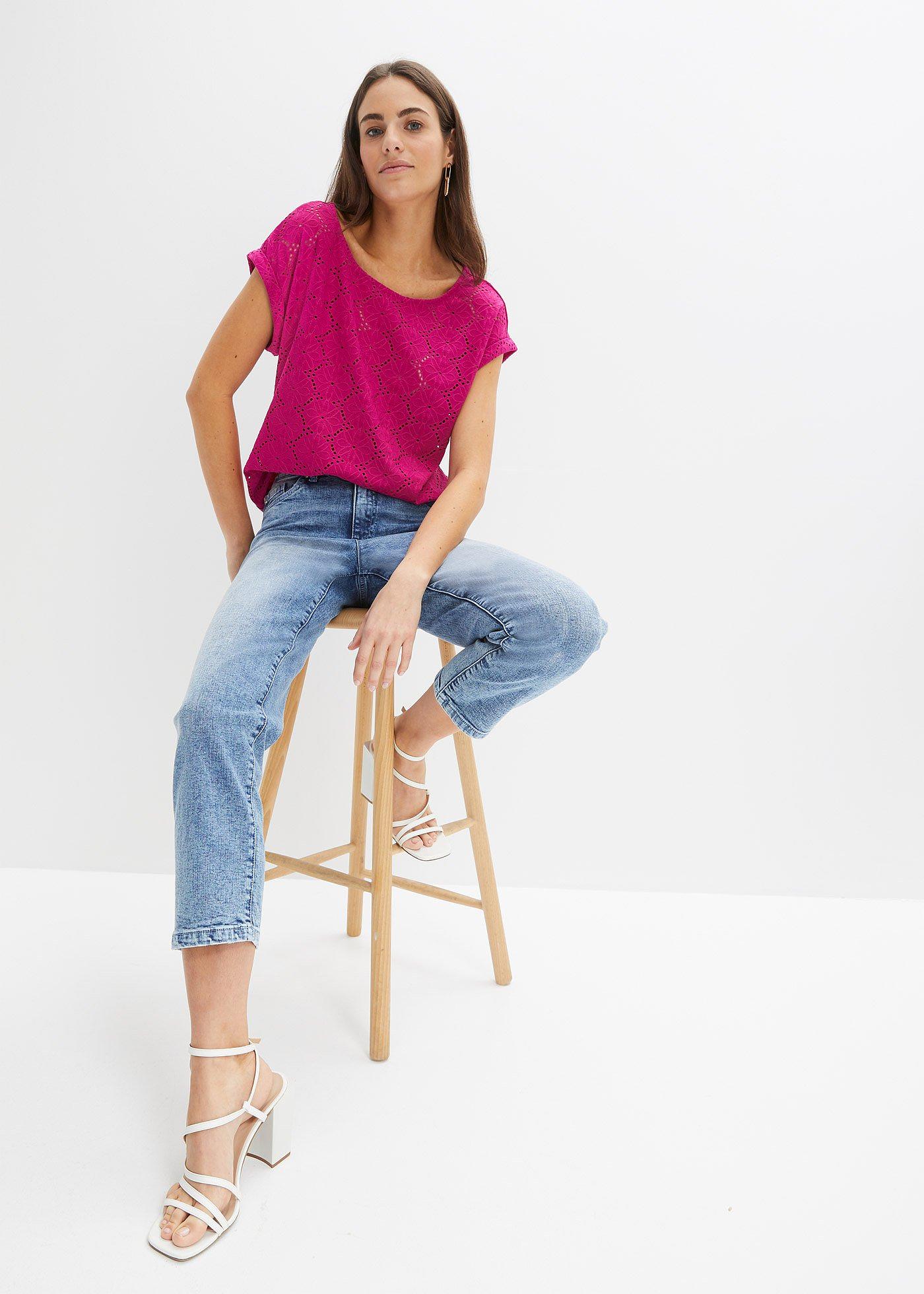 Shirt z ażurowym haftem - Bonprix