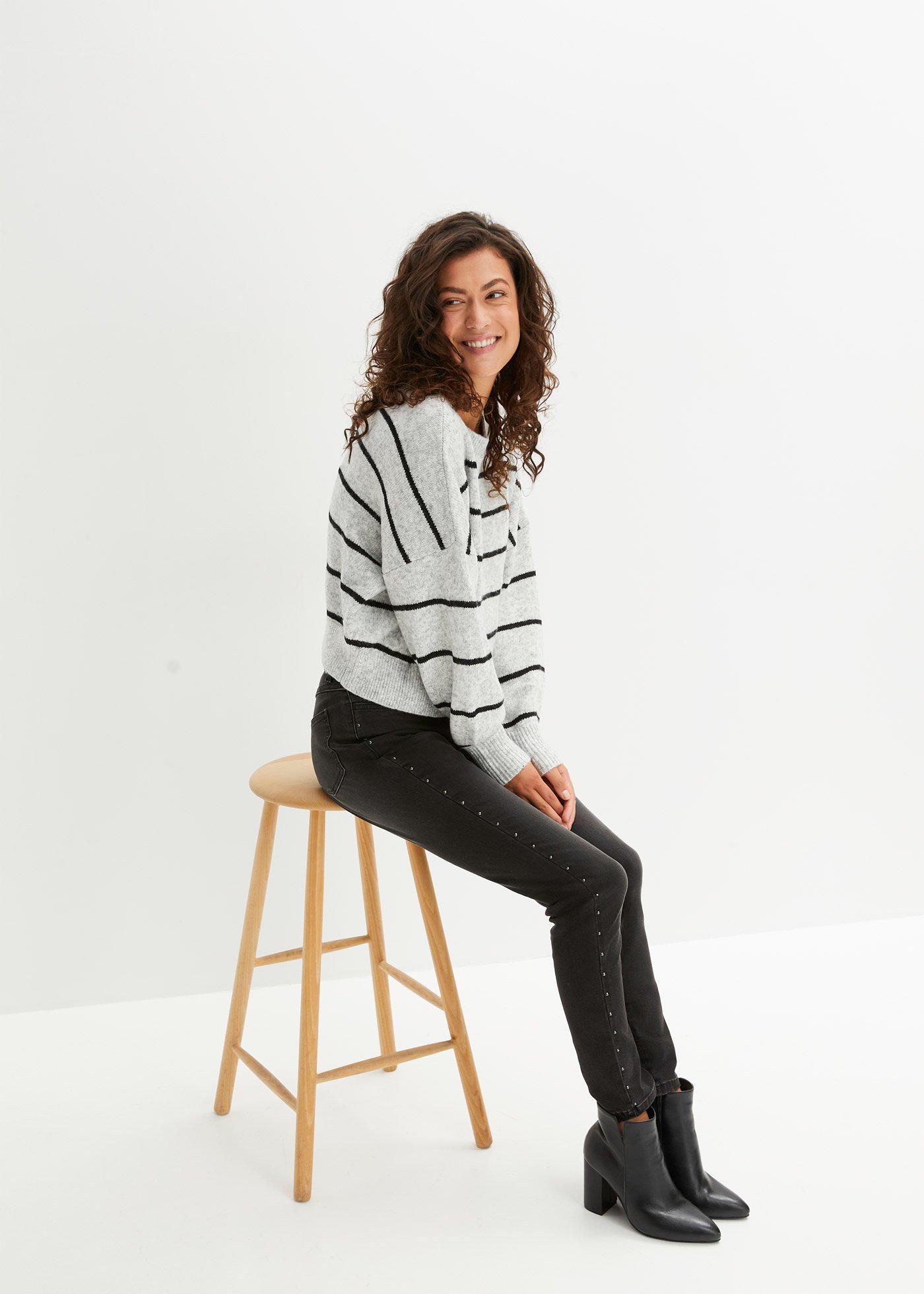 Sweter w paski o kroju oversize - Bonprix