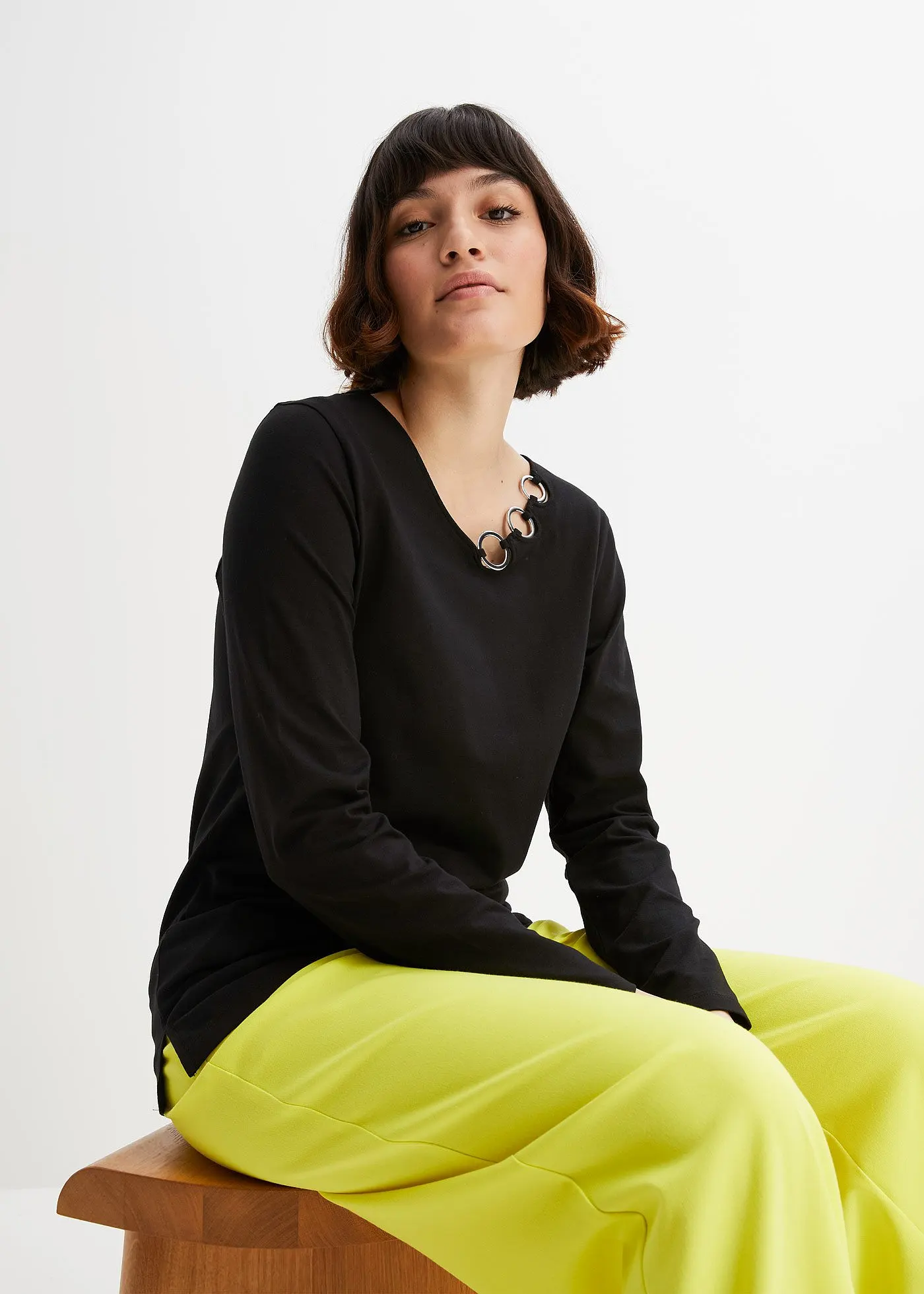 Футболка Bonprix Langarmshirt mit Ösen