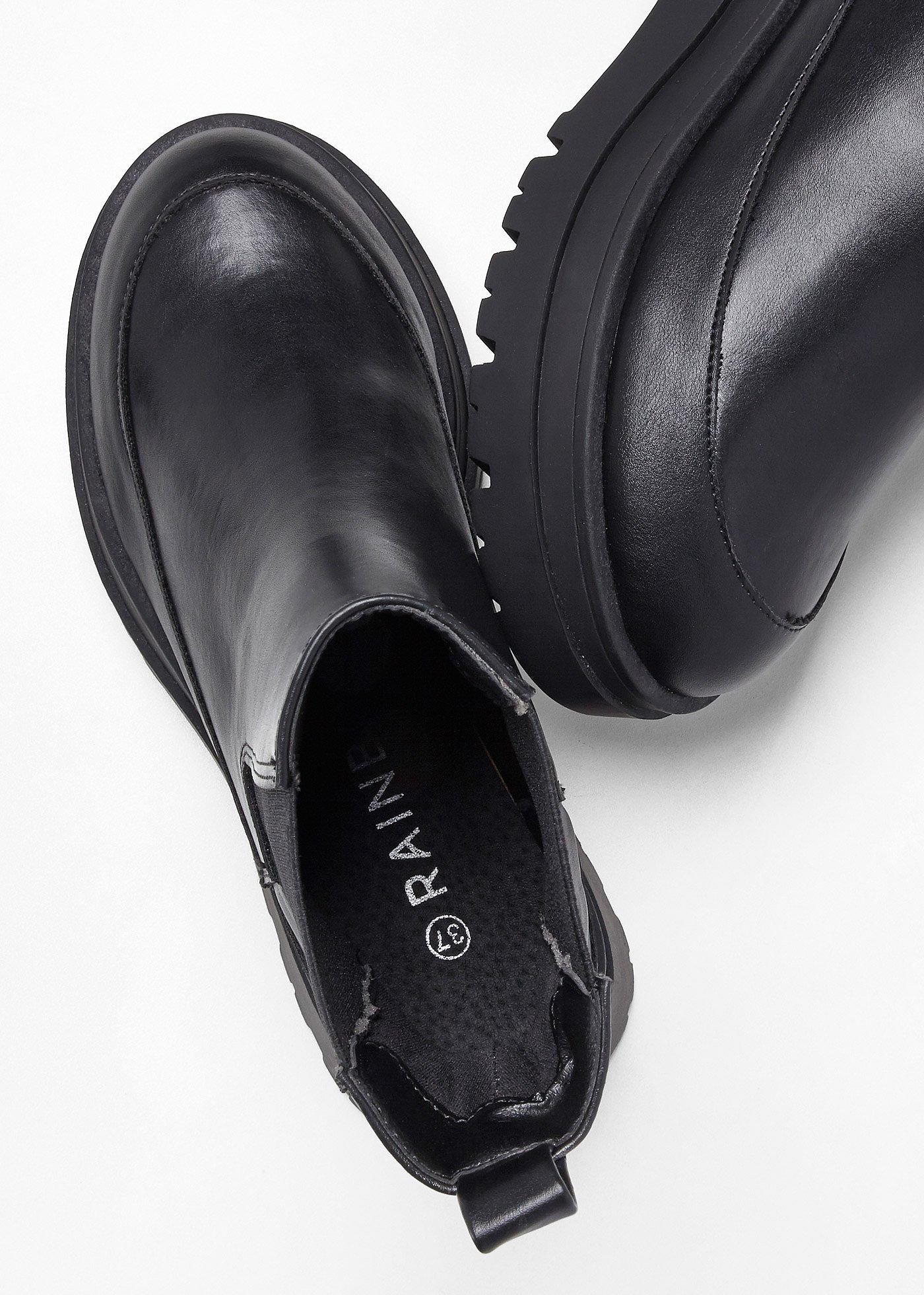 Sztyblety z profilowaną podeszwą - Bonprix