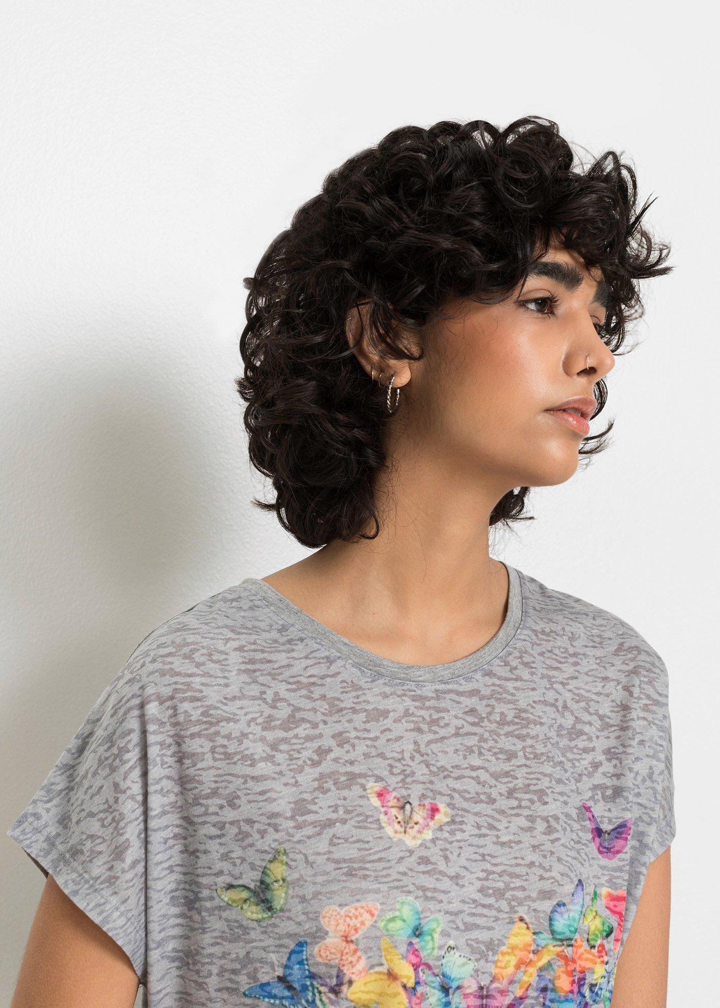 T-shirt z nadrukiem w motyle - Bonprix