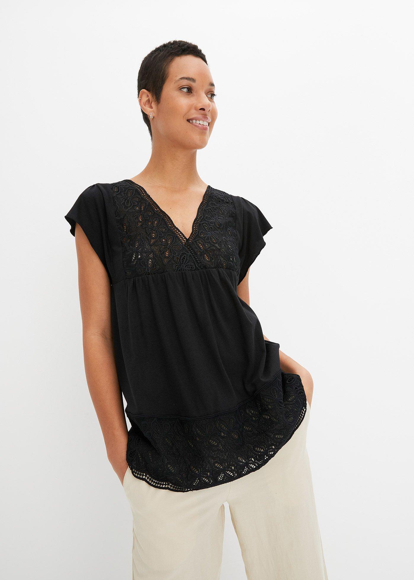 Shirt z koronką w dekolcie - Bonprix