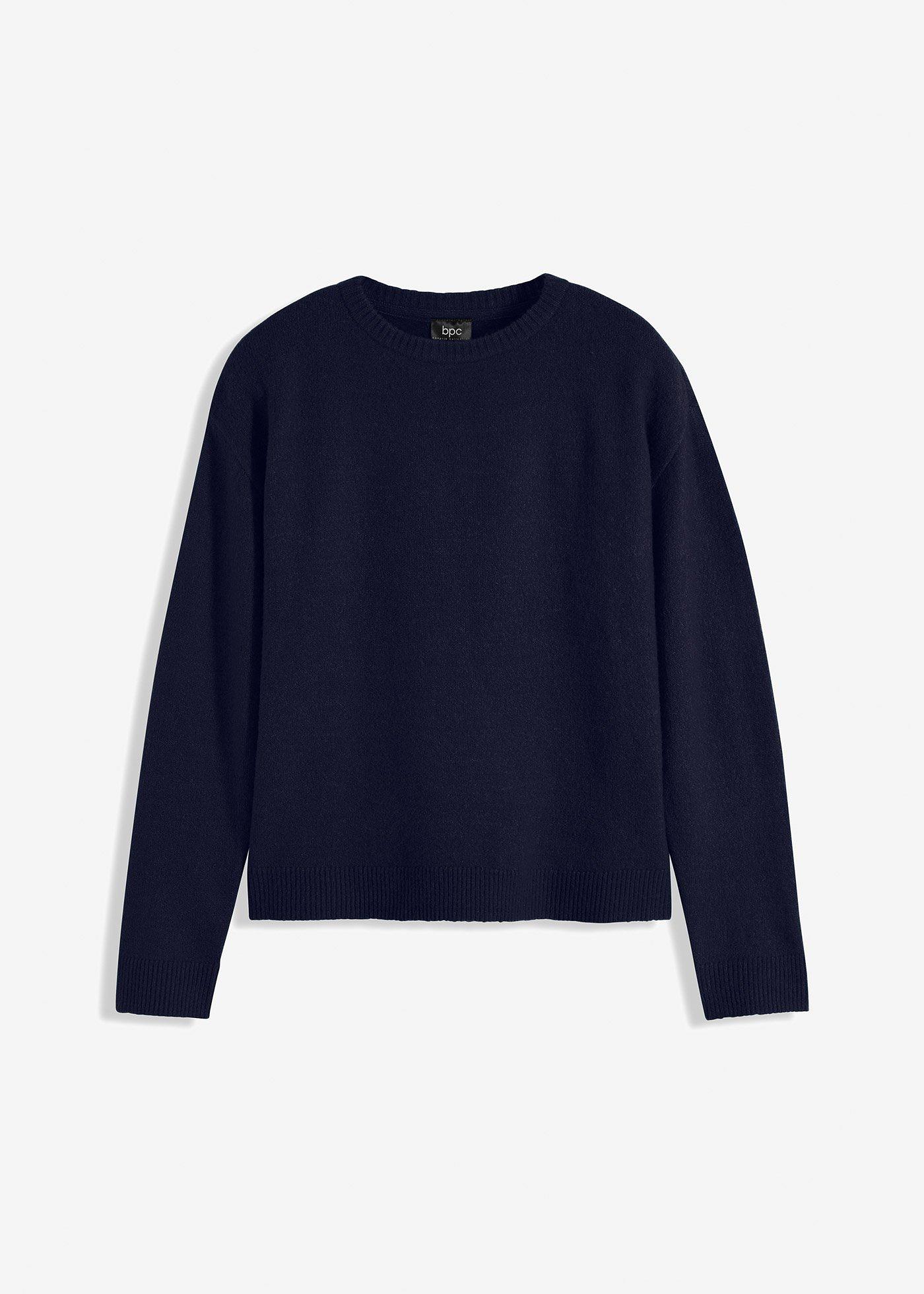 Pulover oversize cu umerii căzuți