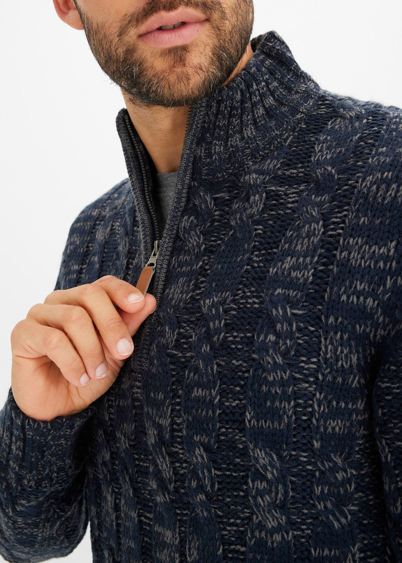Sweter ze stójką z melanżowanej dzianiny w warkoczowy wzór - Bonprix