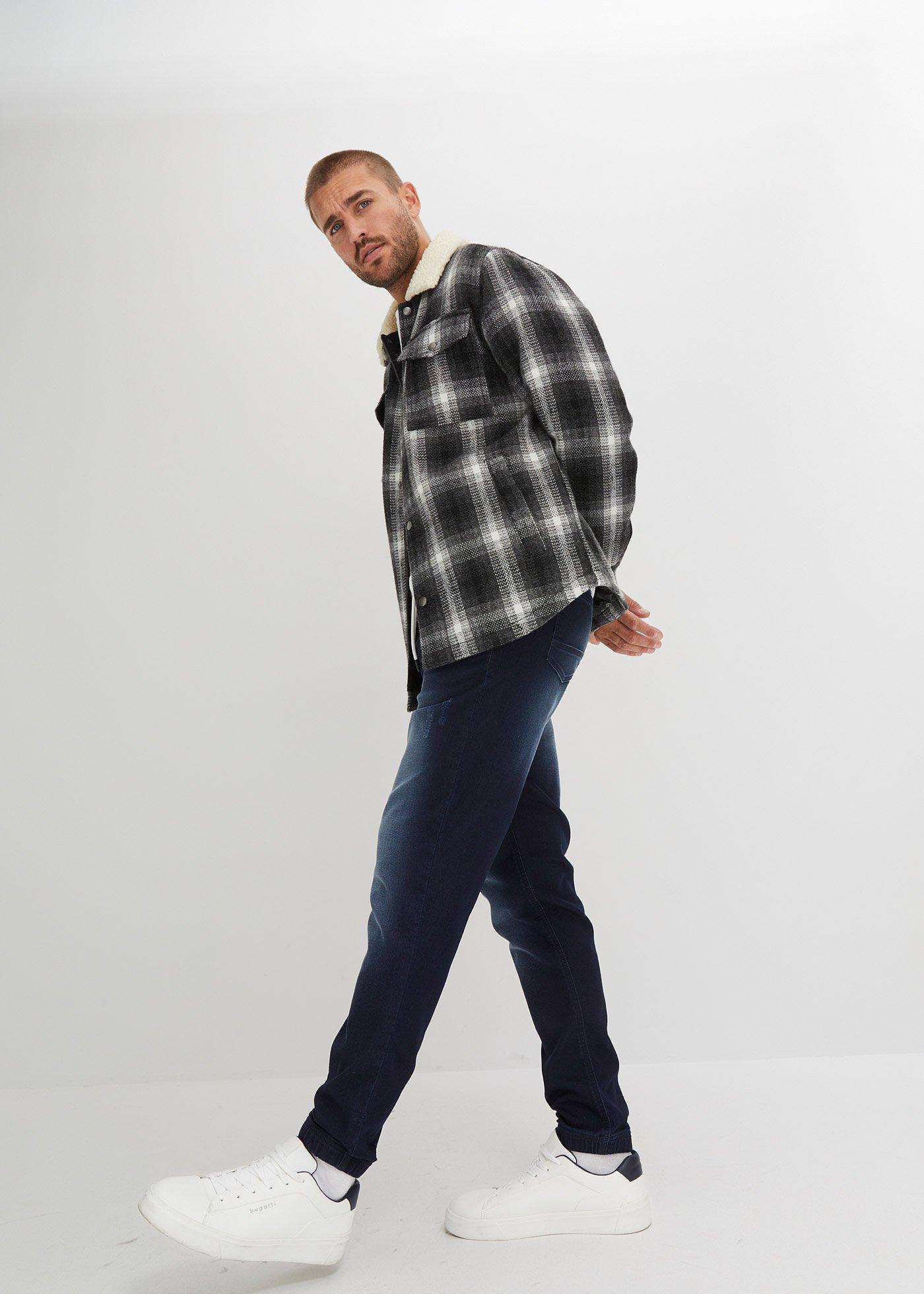 Joggery jeansowe z gumką w talii, regular fit, straight - Bonprix