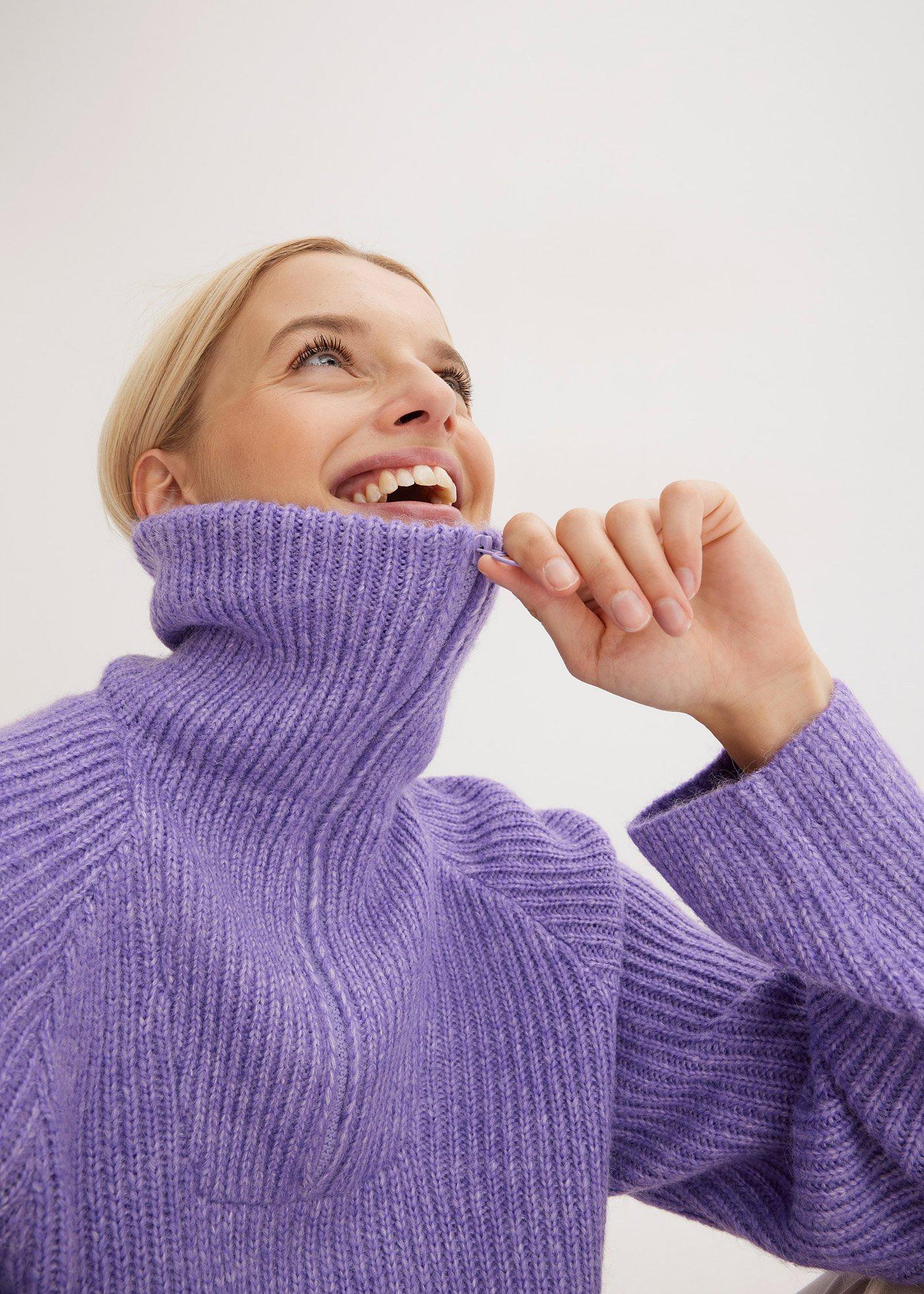 Sweter w prążek ze stójką, z domieszką wełny - Bonprix