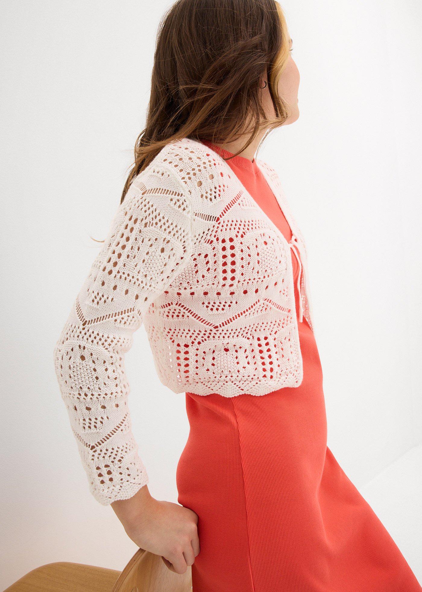 Bolerko z haftem i rękawami 3/4 - Bonprix