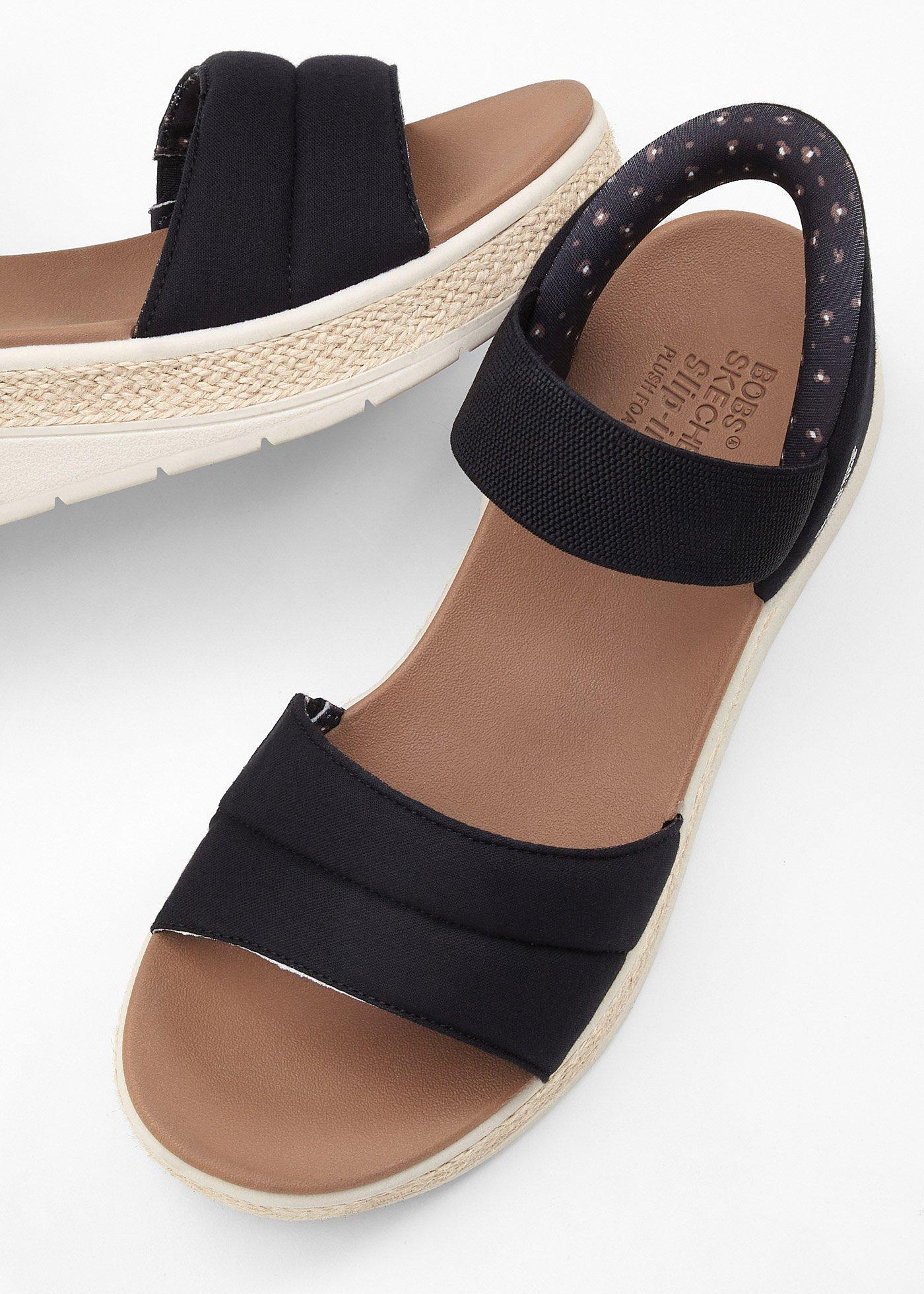 Wsuwane sandały na koturnie marki Skechers - Bonprix