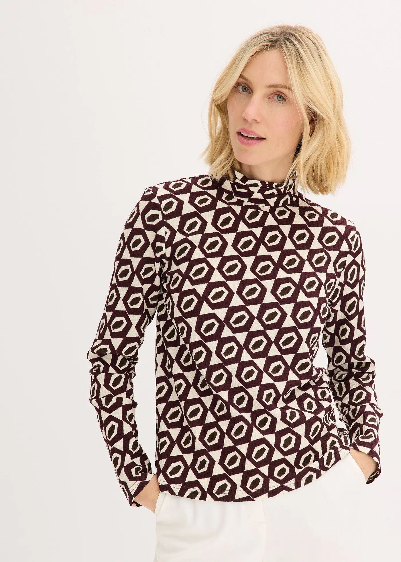 Футболка Bonprix Stehkragenshirt mit Struktur