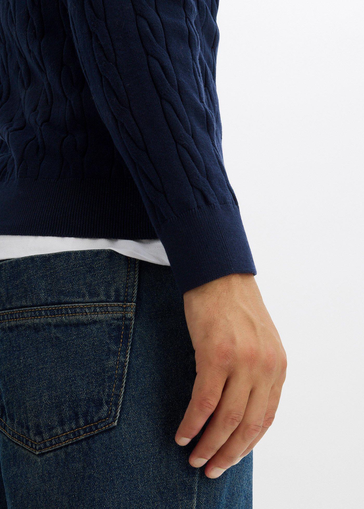 Cienki sweter ze wzorem w warkocze, slim fit - Bonprix