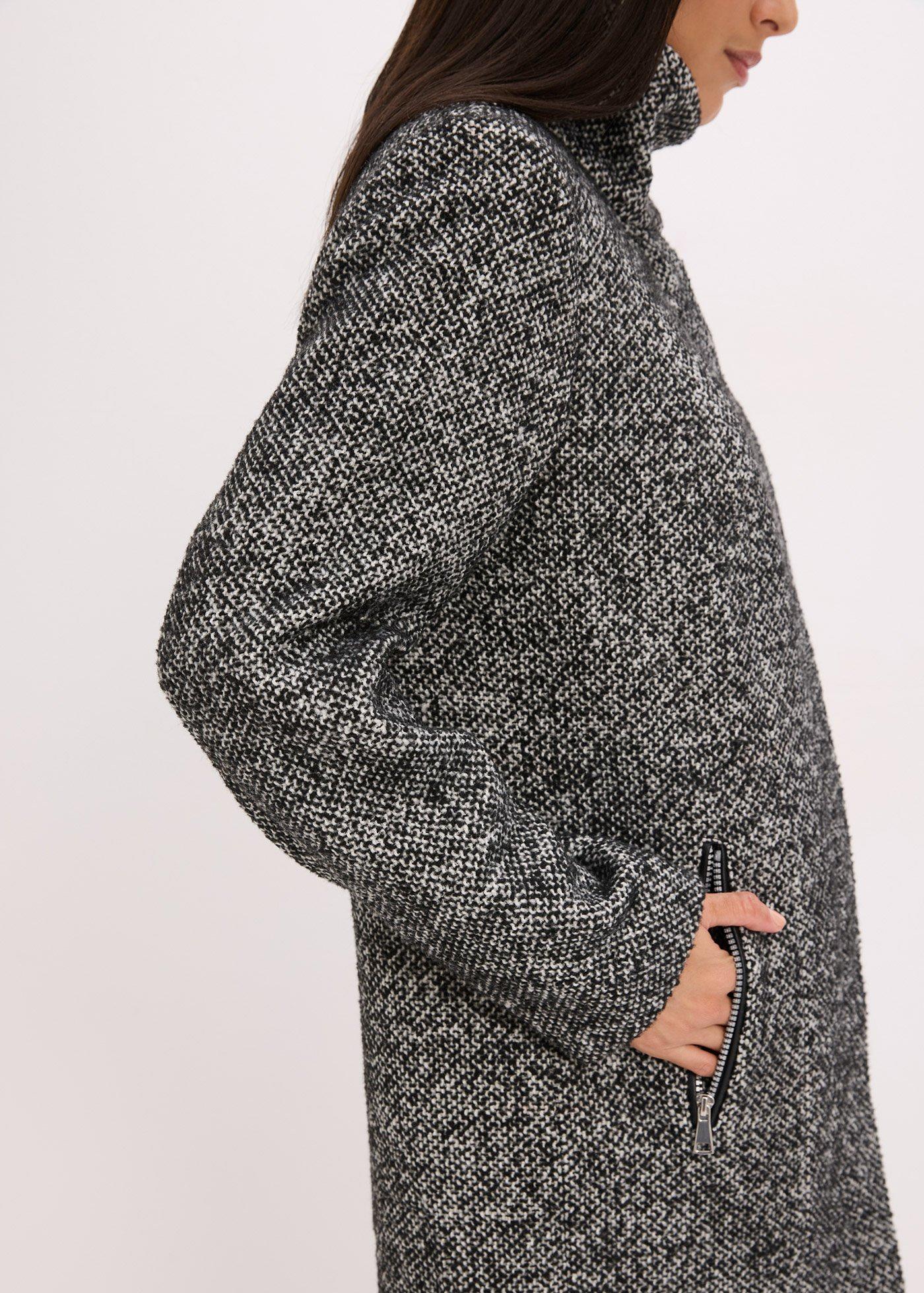 Luźniejszy krótki płaszcz przejściowy z materiału o wyglądzie wełny - Bonprix