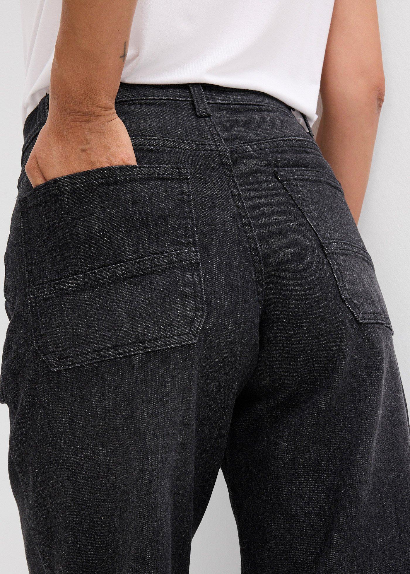 Dżinsy z szerokimi nogawkami, mid waist, i naszywanymi kieszeniami - Bonprix