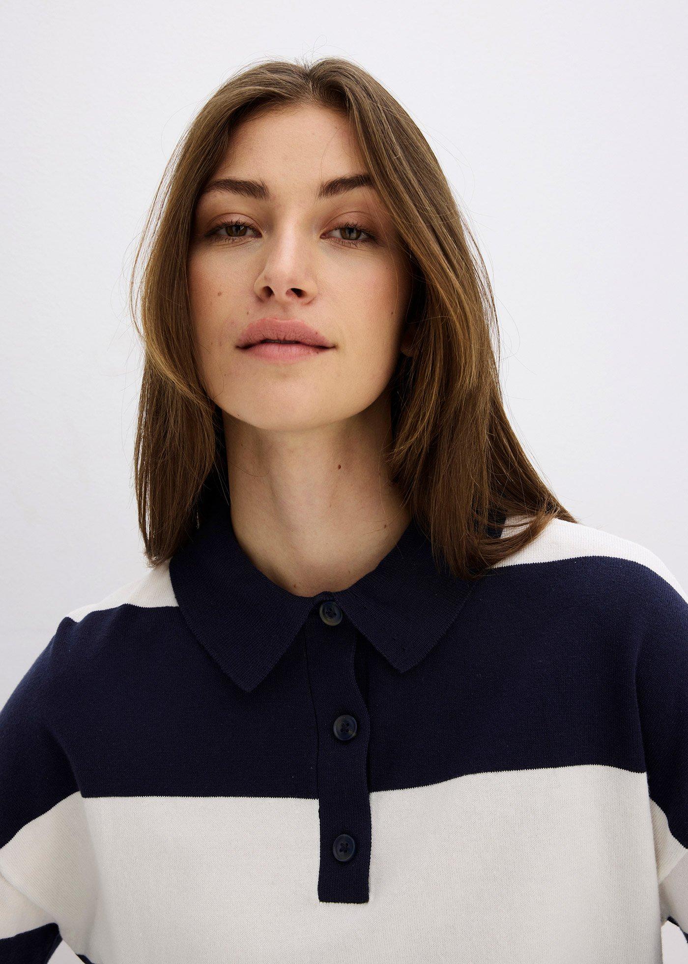 Sweter oversize z kołnierzykiem polo - Bonprix