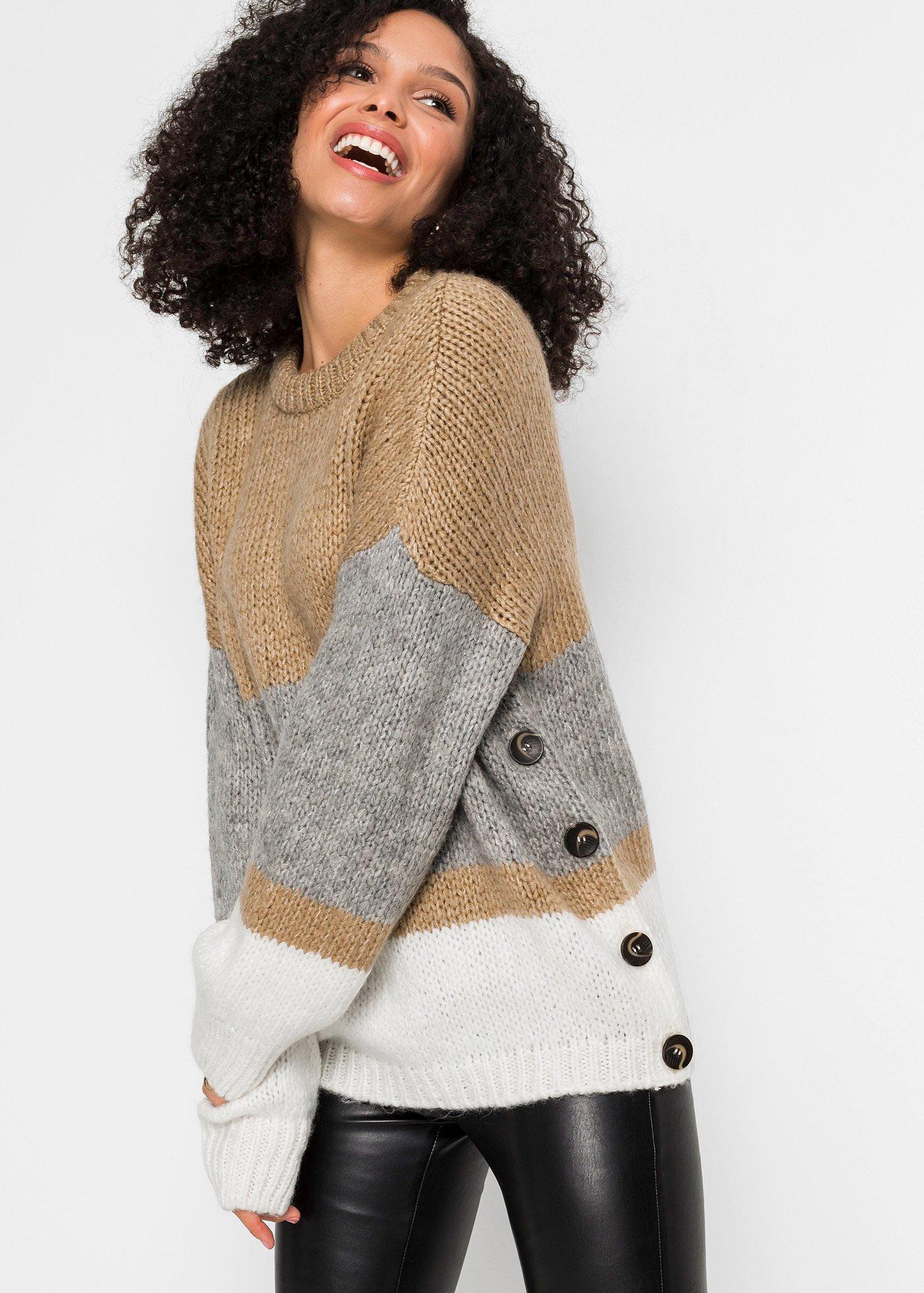Sweter oversize w paski z guzikami - Bonprix