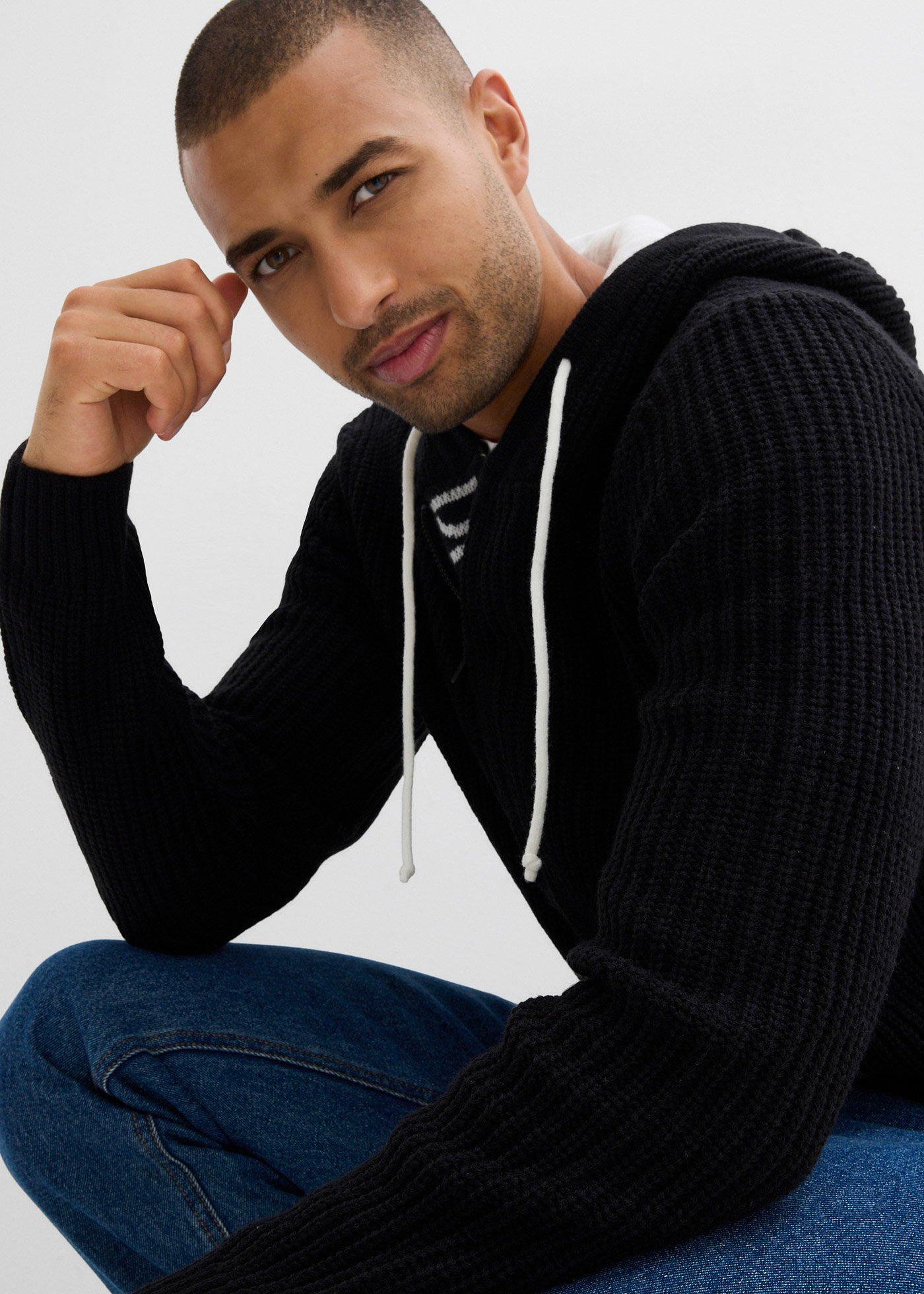 Sweter z kapturem - Bonprix