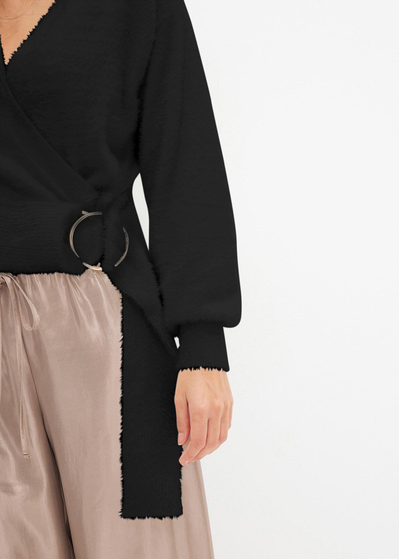 Sweter kopertowy z ozdobnym elementem - Bonprix