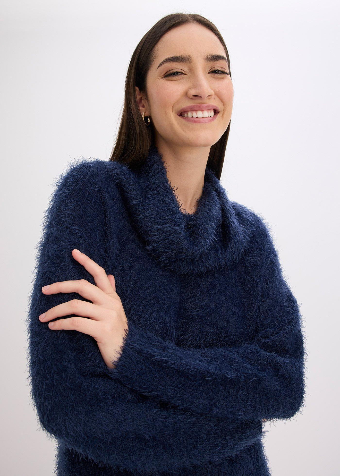Sweter z golfem z miękkiej przędzy puchowej - Bonprix