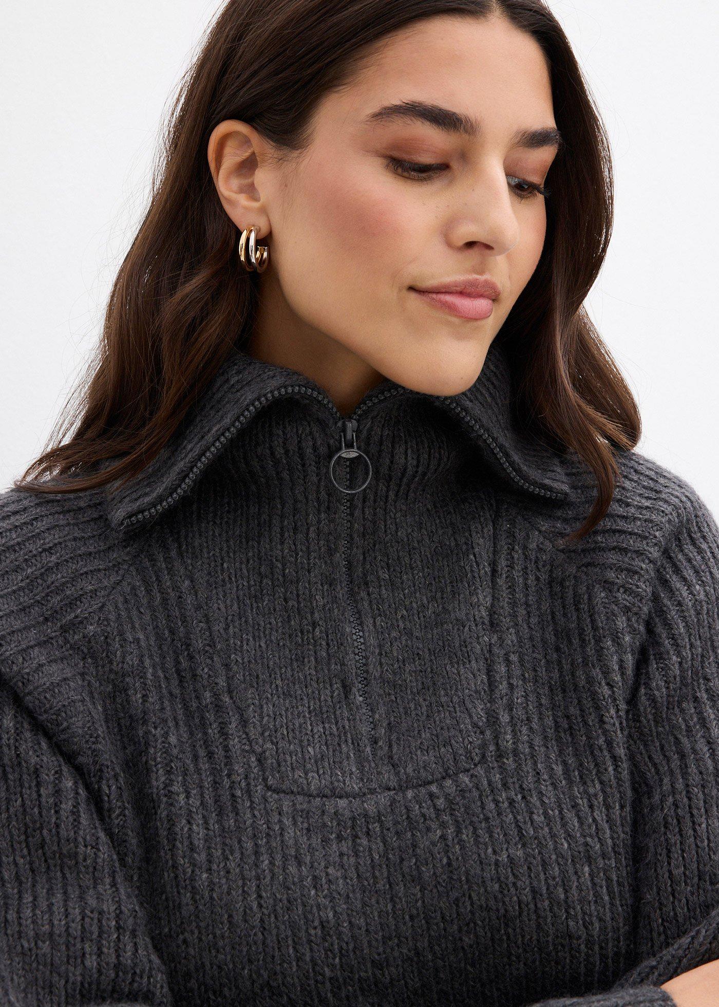 Sweter w prążki ze stójką - Bonprix