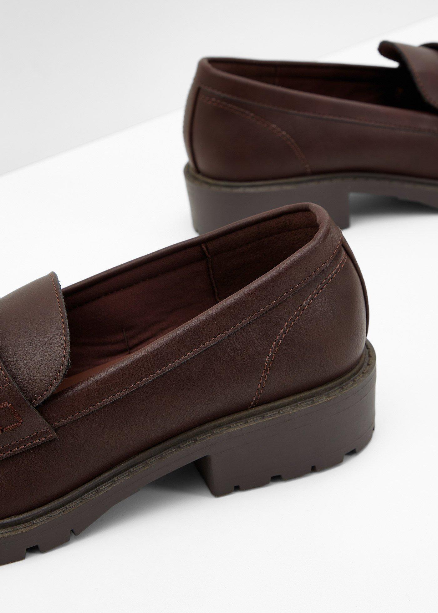 Loafersy z profilowaną podeszwą - Bonprix