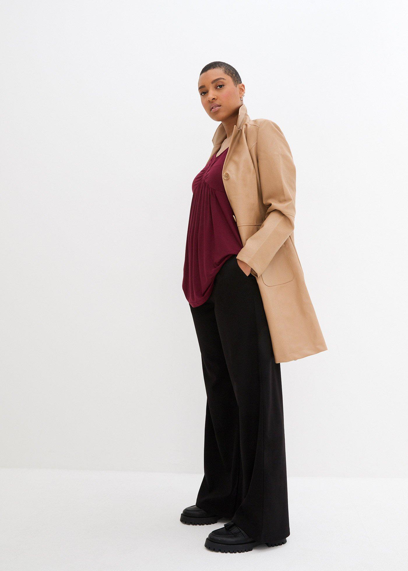 Lekki płaszcz ze sztucznej skóry, z wykładanym kołnierzem i zaznaczoną talią - Bonprix