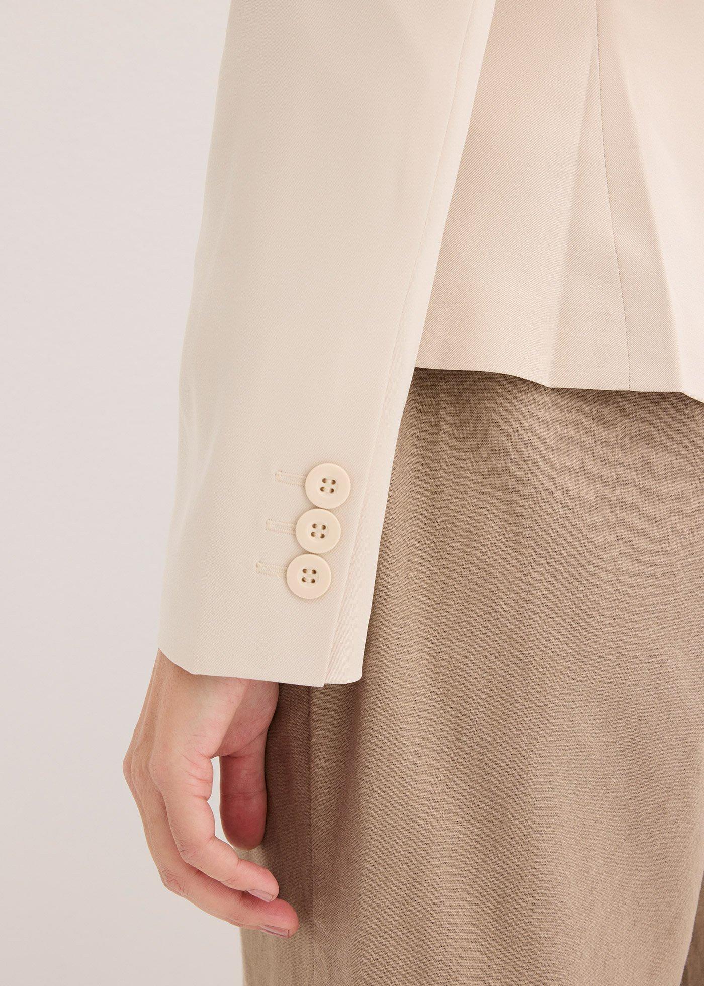 Krótki żakiet z kieszeniami z patkami - Bonprix