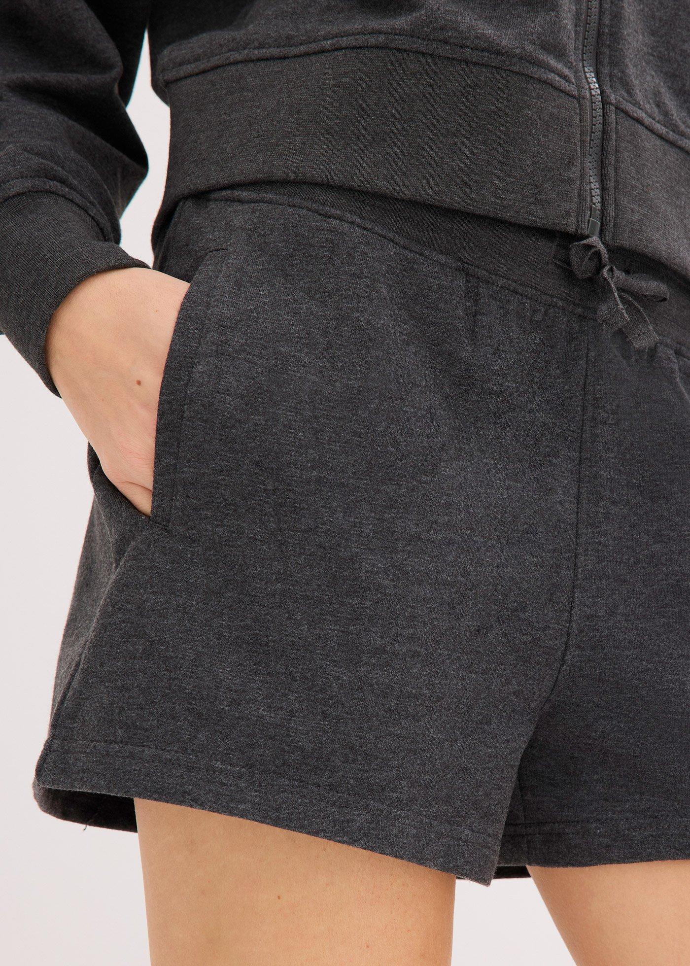 Dres domowy z krótkimi spodenkami - Bonprix