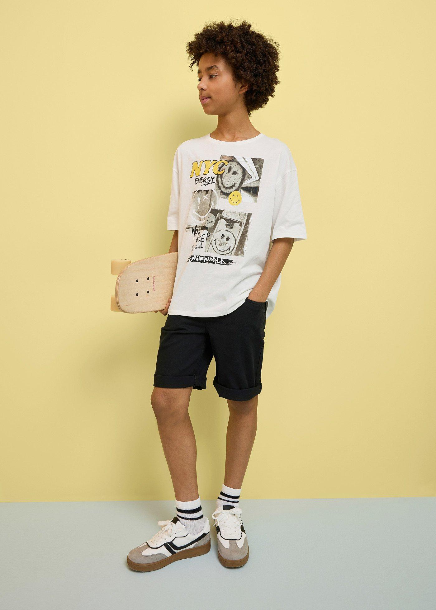 T-shirt z serii Smiley World, z czystej bawełny, loose fit - Bonprix