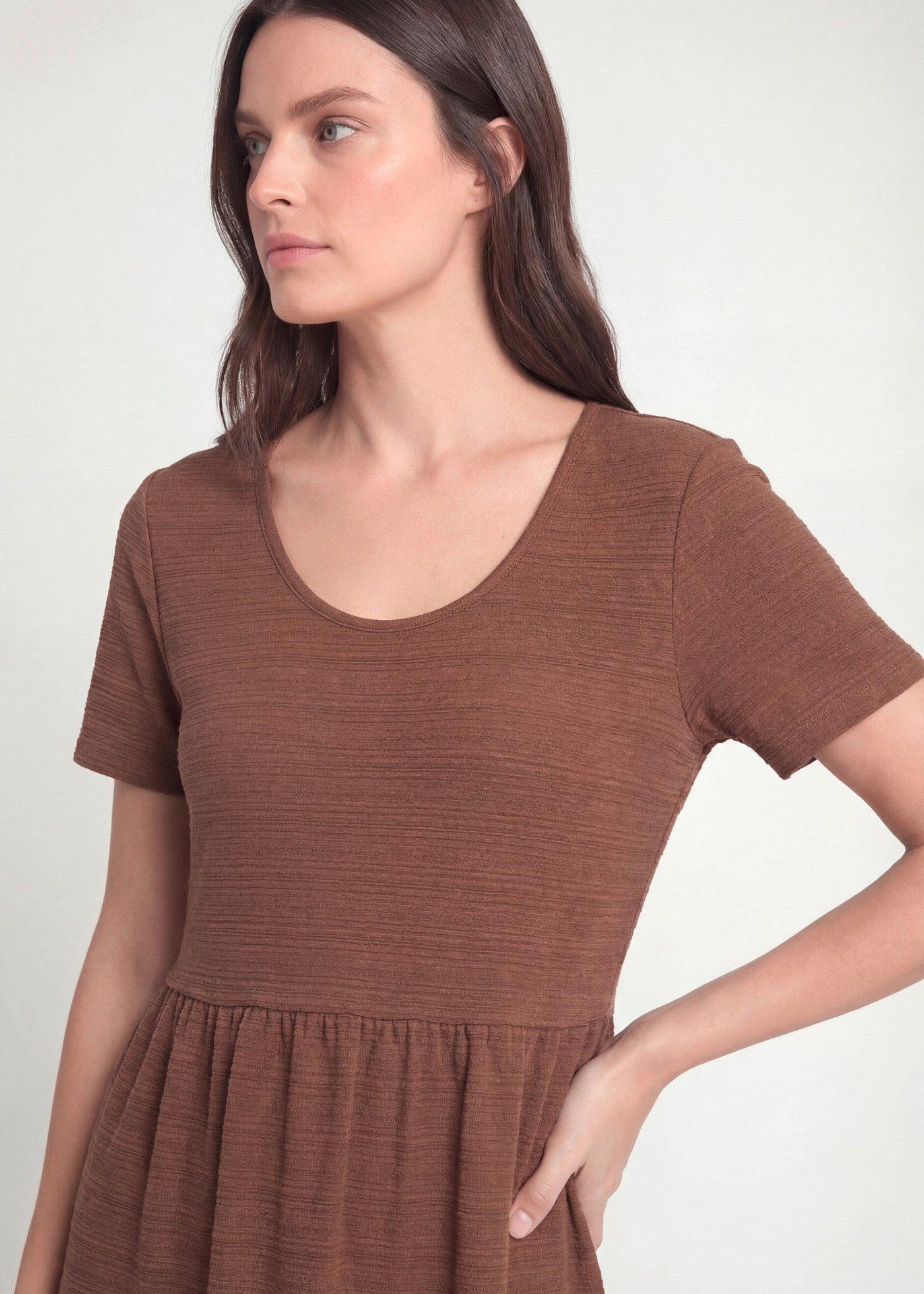 Sukienka T-shirtowa w strukturalny wzór, z mieszanki wiskozy - Bonprix