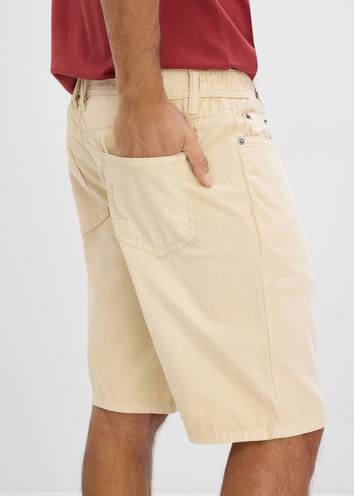 Lekkie bermudy z elastyczną wstawką w talii, z kolorowego denimu, regular fit - Bonprix