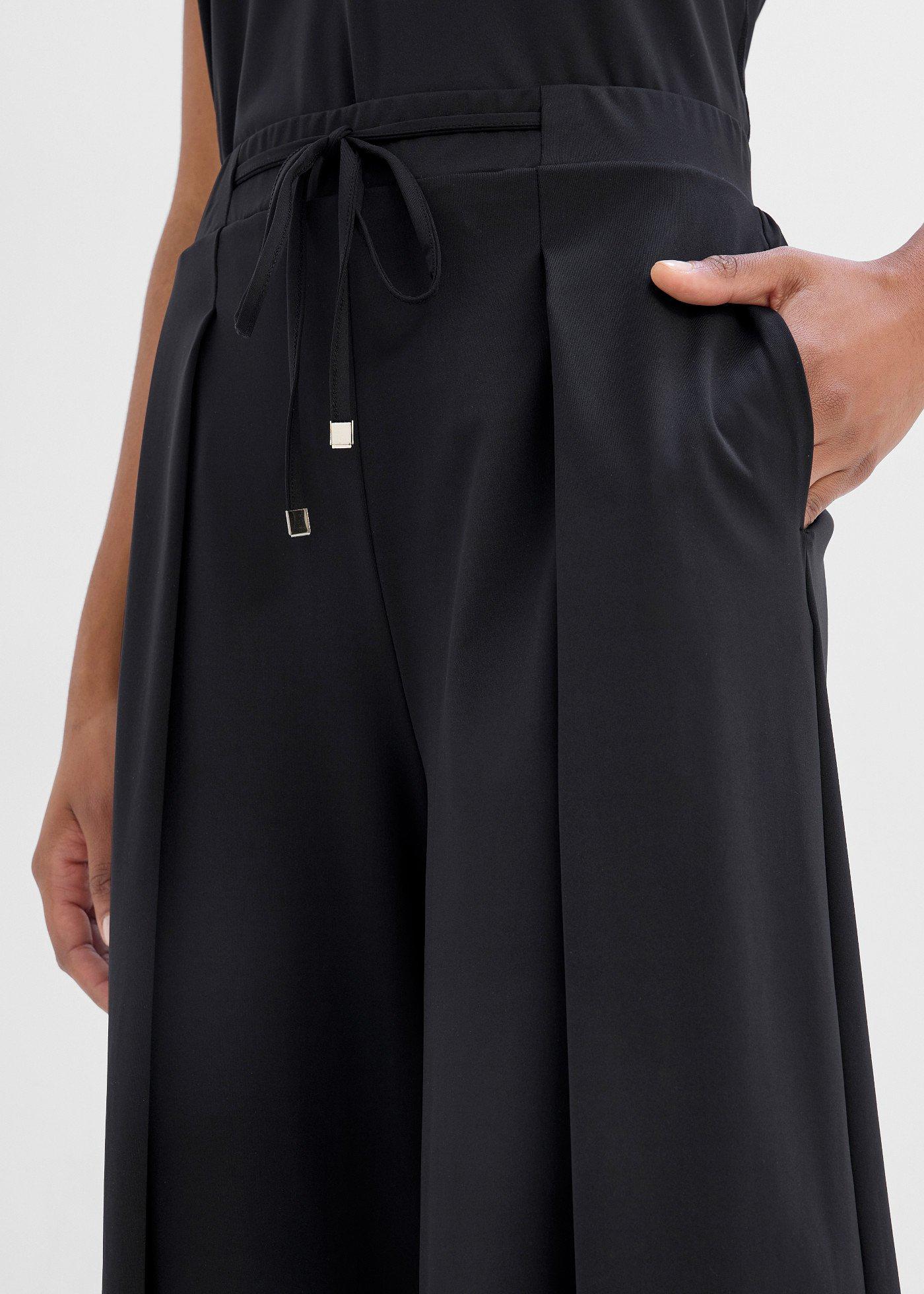 Spodnie sportowe o kroju culotte z ozdobnymi zakładkami, szybkoschnące - Bonprix