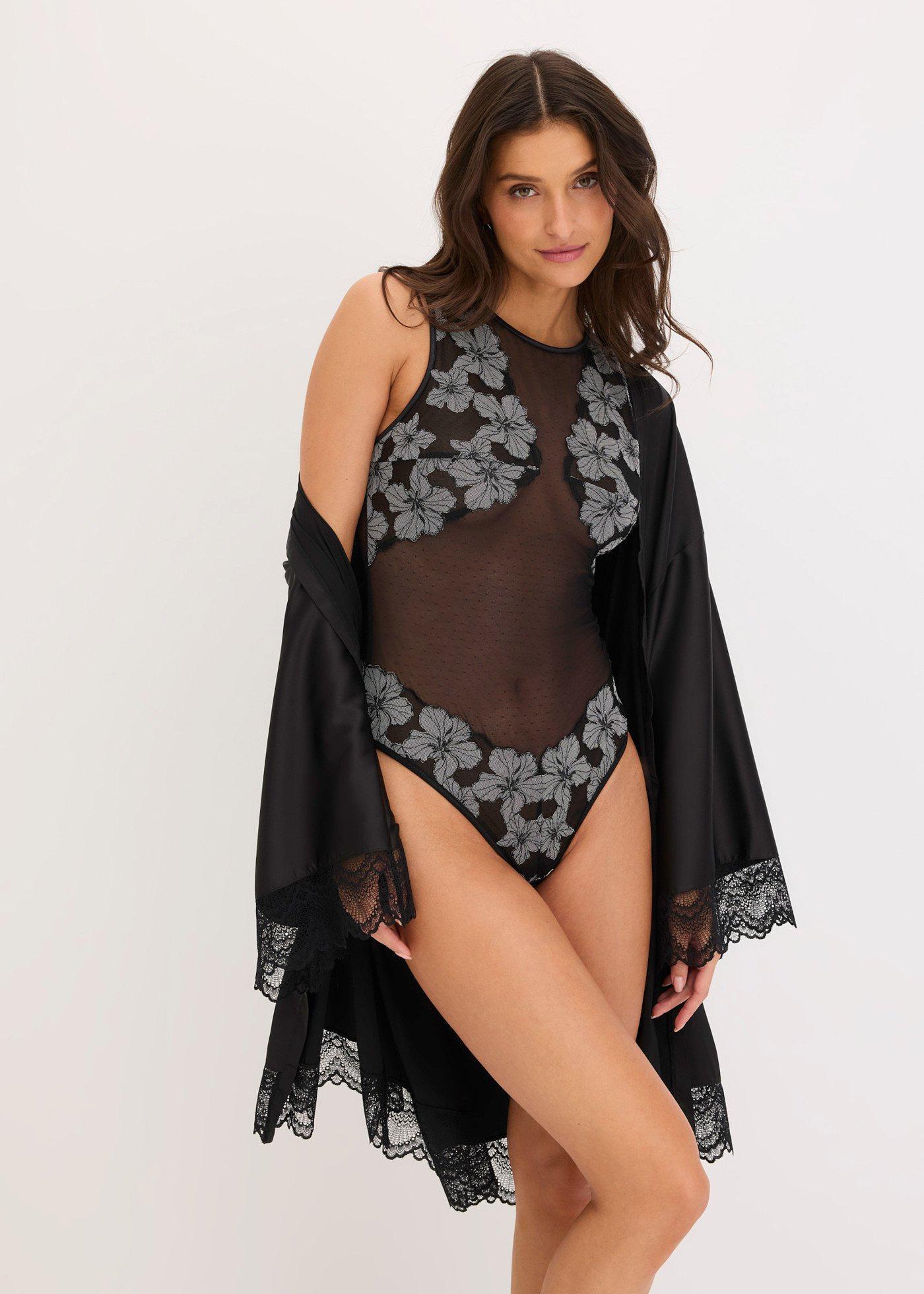 Body ze stringami ze szlachetnym haftem - Bonprix