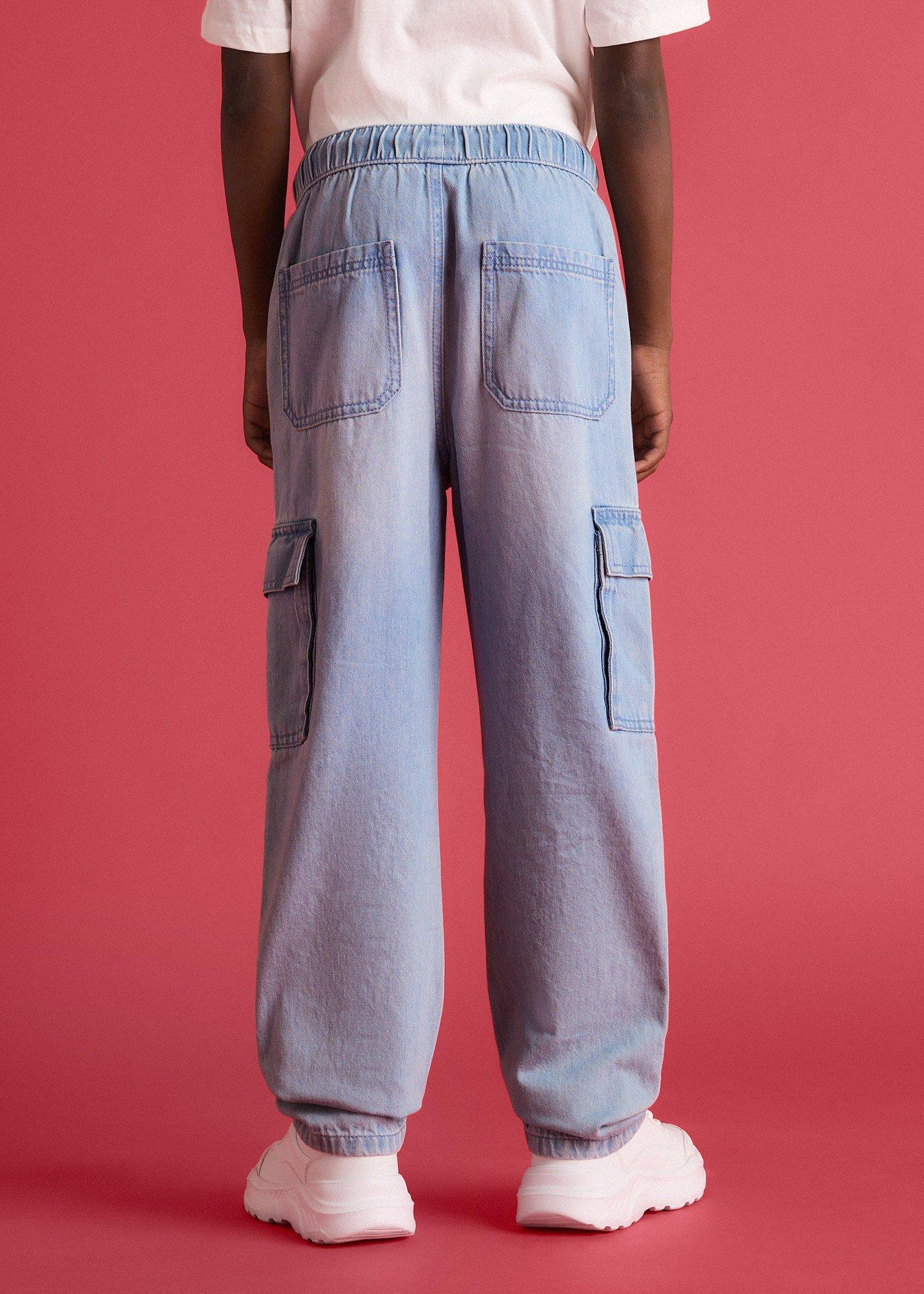 Jeansy loose fit, z gumką w talii, z kieszeniami cargo, straight - Bonprix