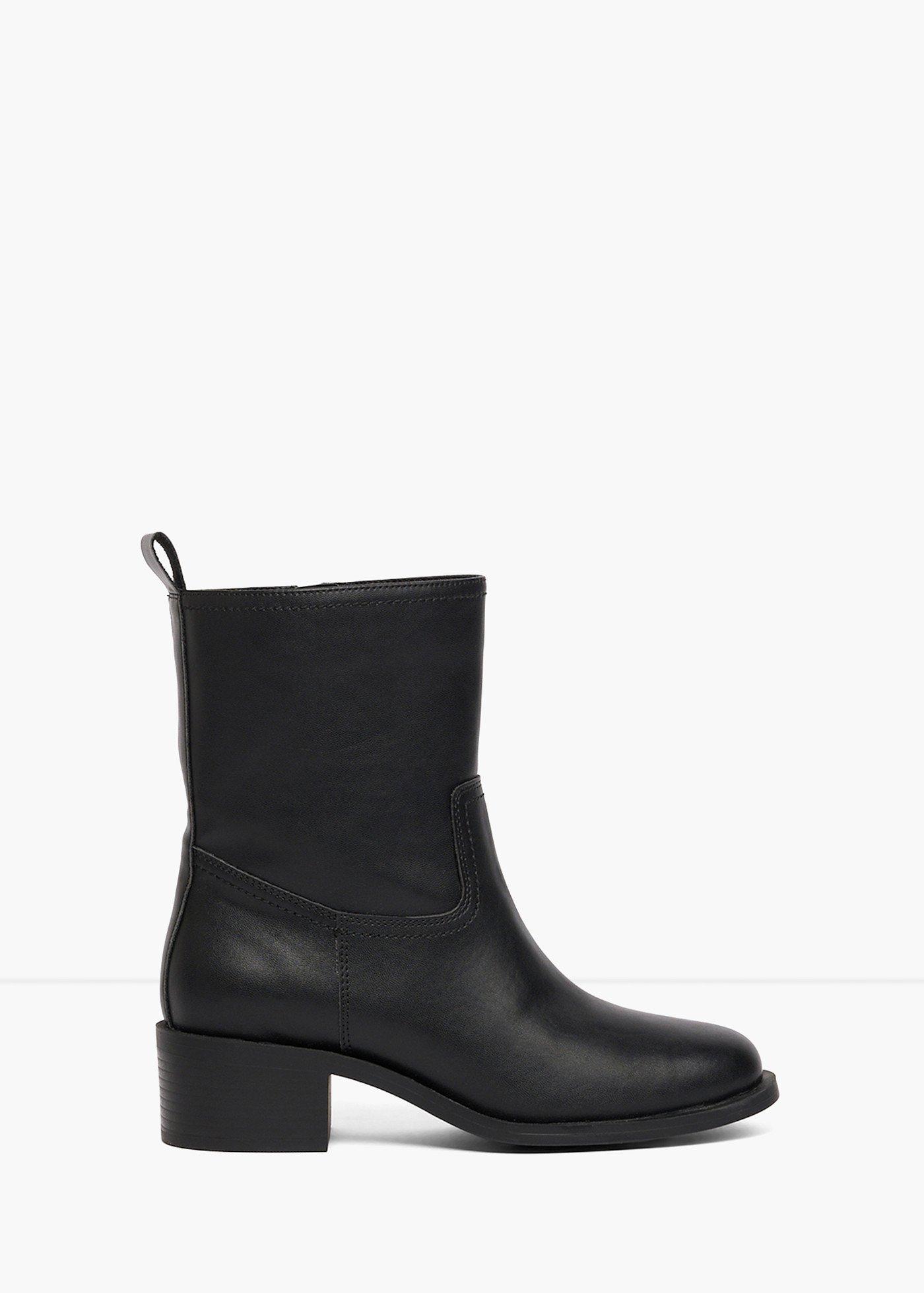 Boots à talon carré