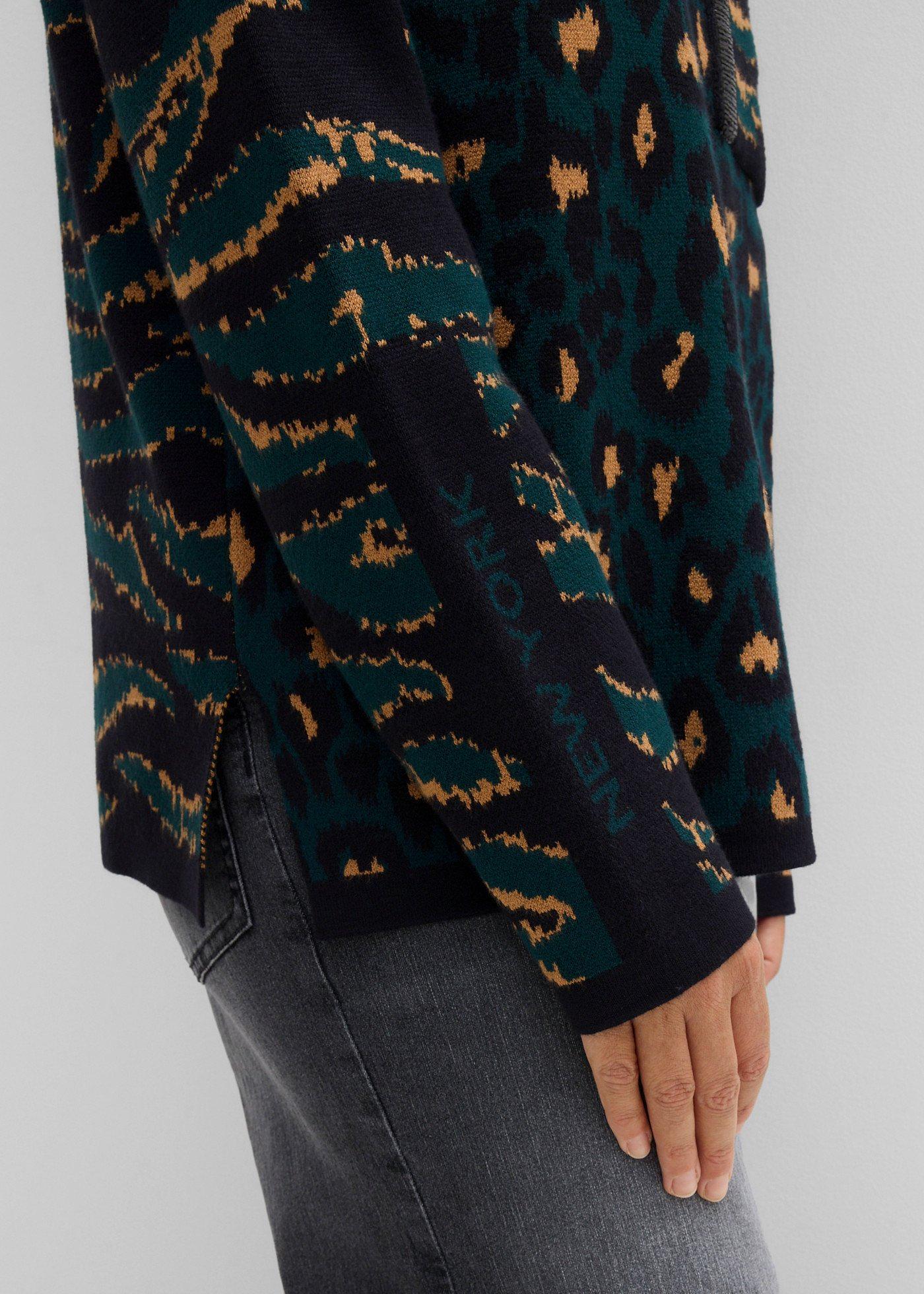 Sweter z cienkiej dzianiny ze wzorem w panterkę - Bonprix